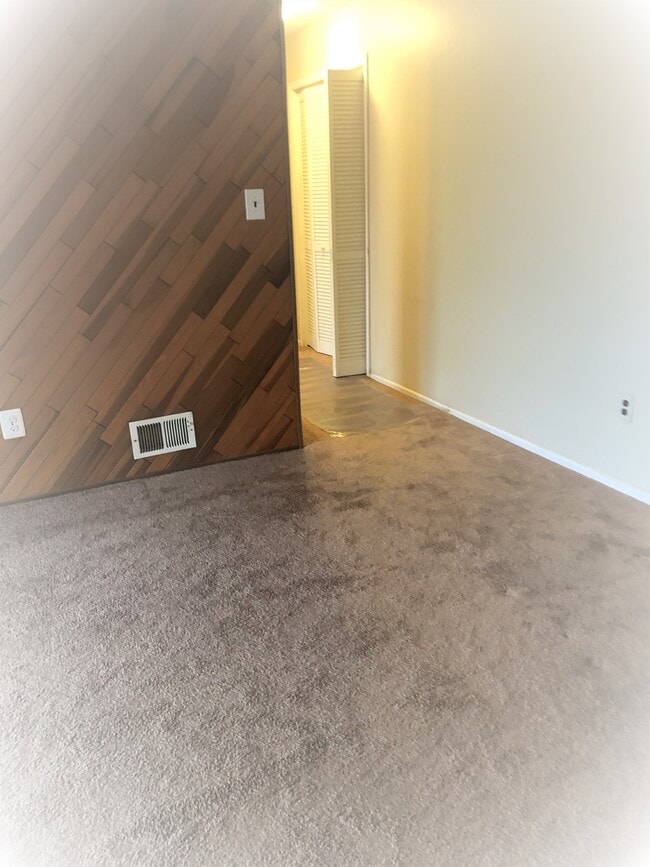 Building Photo - 106 Keystone Ct