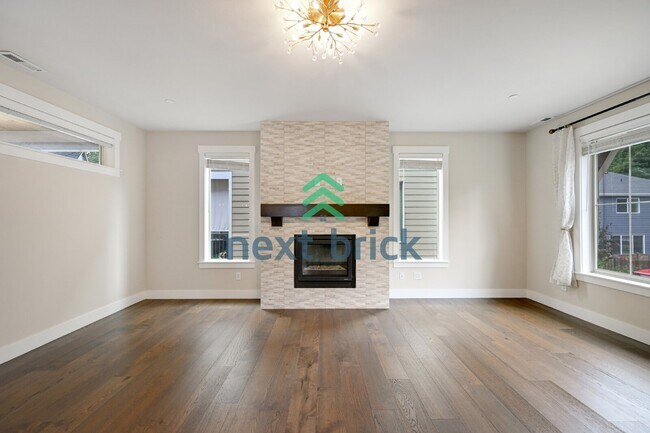 Foto del edificio - Spacious 4-Bed Retreat with 3.5 Baths in Bothell – Your Dream Home Awaits!