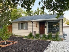 Building Photo - 824 Colorado St W