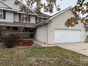 Building Photo - 2071 River Point Ct