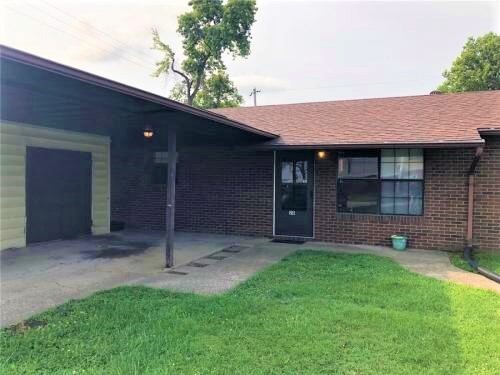 Front entrance - 2 Georgetown Dr