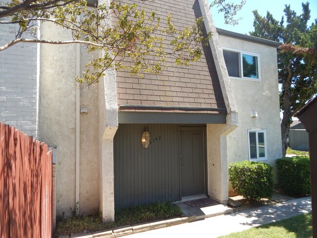 Foto del edificio - Beautiful Jurupa Hills Condo - 3 Bedroom