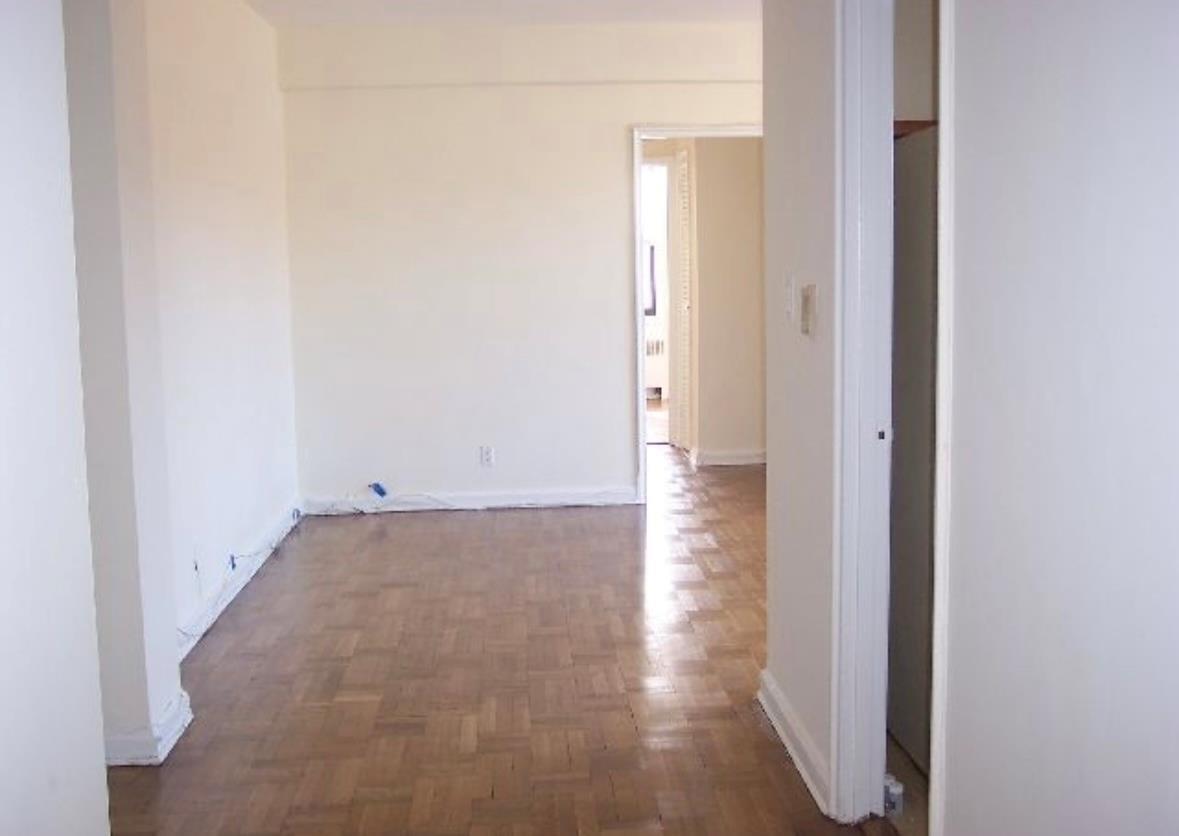 Building Photo - 210 Pelham Rd