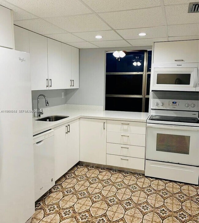 Building Photo - 2001 Atlantic Shores Blvd