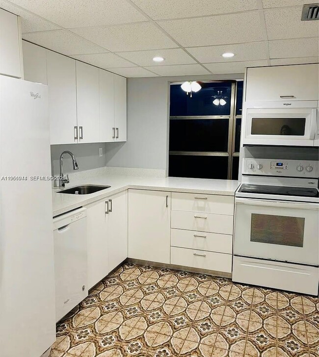 Building Photo - 2001 Atlantic Shores Blvd