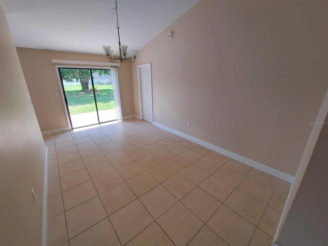 Building Photo - 1401 Sugar Cane Dr