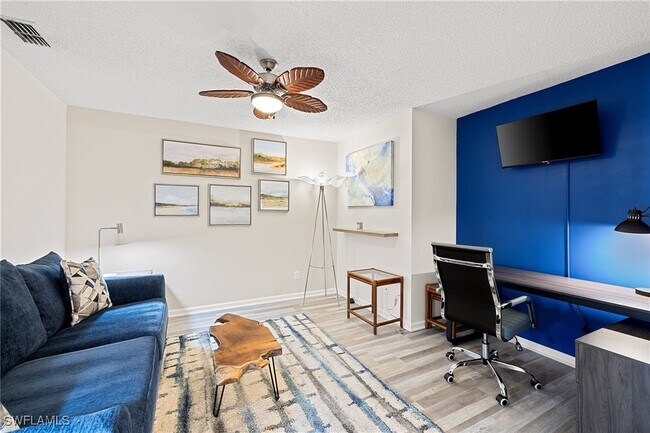 Building Photo - 6900 Dennis Cir