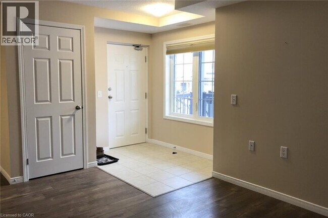 Photo du bâtiment - 255 Maitland St