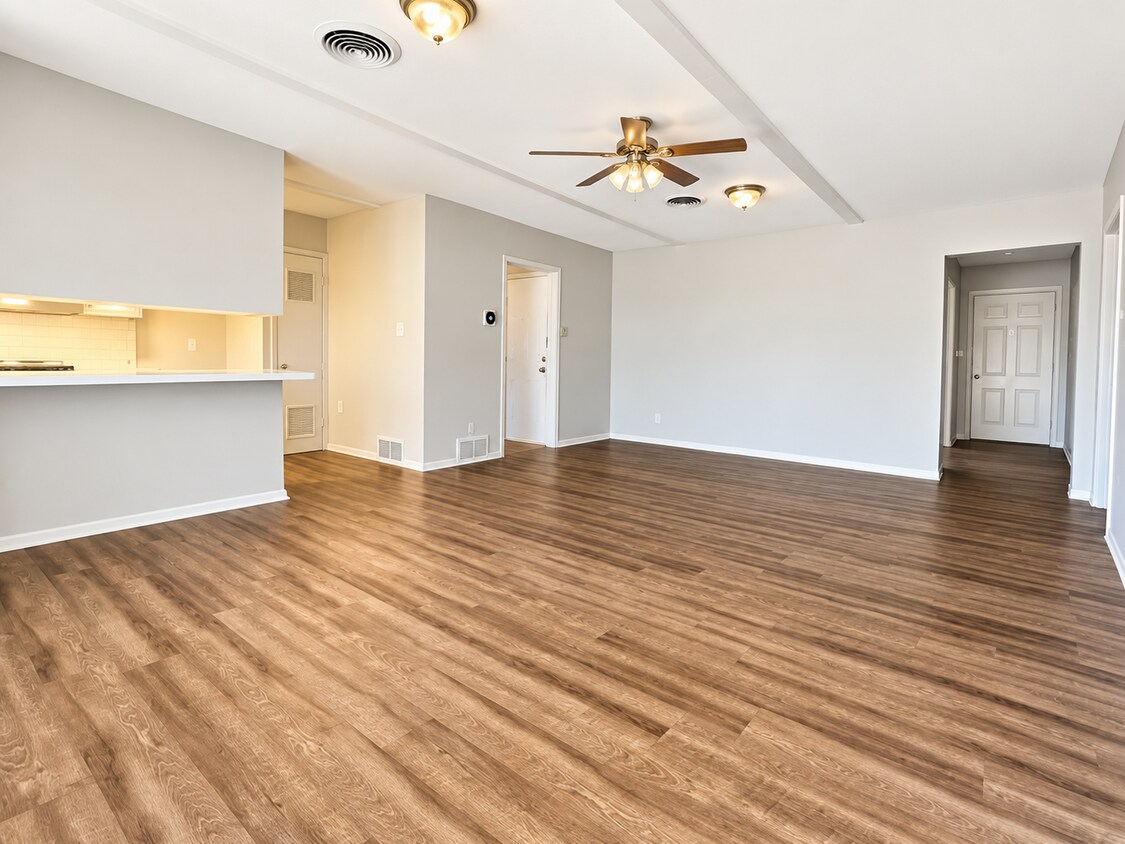 Building Photo - 109 Norwood Dr