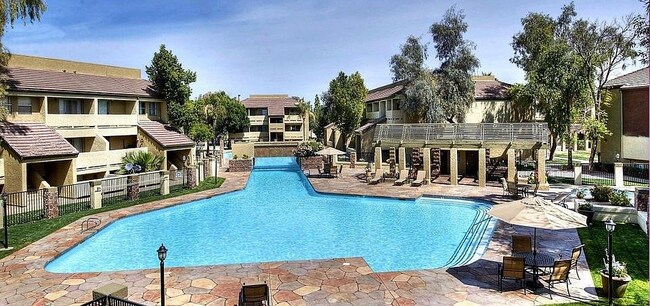 Foto del edificio - 1331 W Baseline Rd