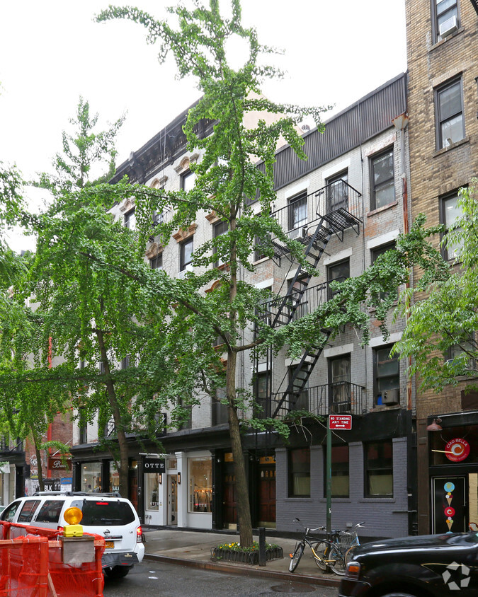 Building Photo - 283 Mott Street