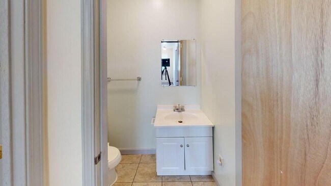 Photo - 833 Brown-833BR Apartment