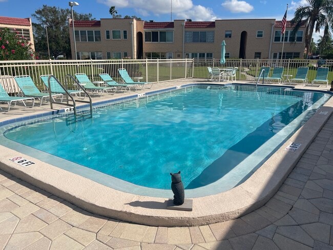 Heated pool! - 218 Dogwood Cir