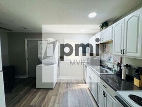 Building Photo - 4617 Langley Ave