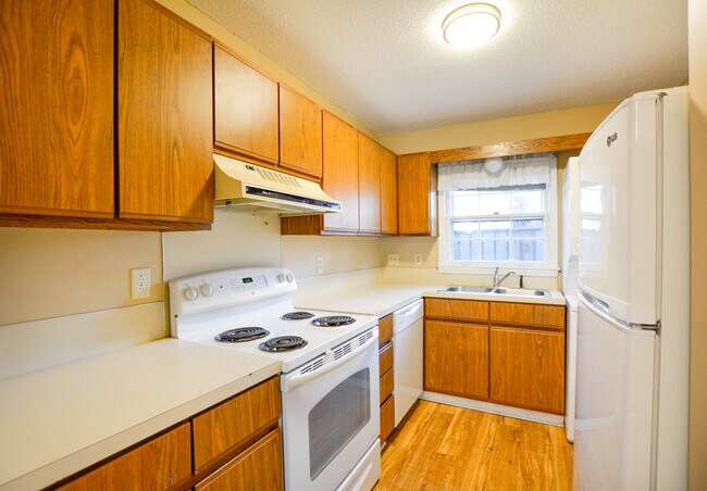 Foto del edificio - Comfortable West Ashley Townhouse