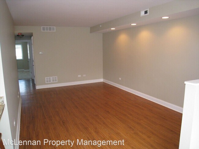 Building Photo - 737 Devon Ave