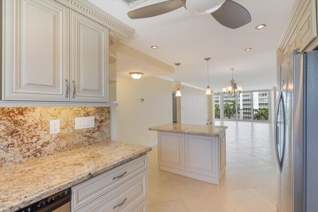 Building Photo - 3300 S Ocean Blvd