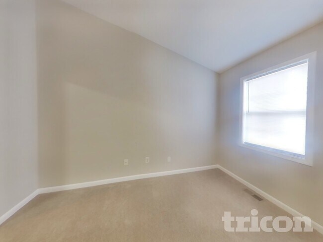 Building Photo - 125 Kennedy Dr