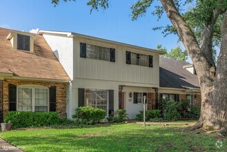 Building Photo - 204 Deville Pl