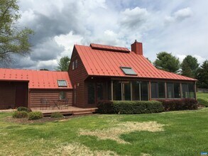 Building Photo - 2527 Ridge Rd