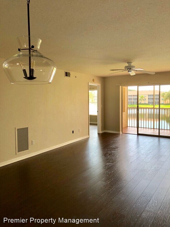 Building Photo - 2 br, 2 bath House - 9610 Victoria Lane D204