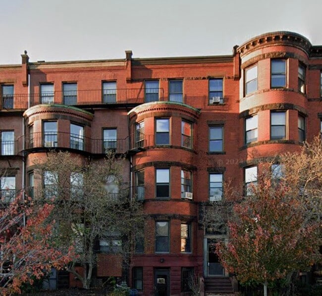 Building Photo - 918 Beacon St