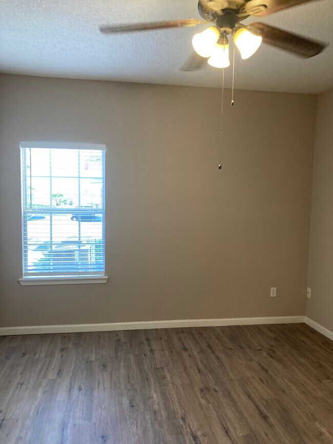 Bedroom - 2200 Marsh Hawk Ln