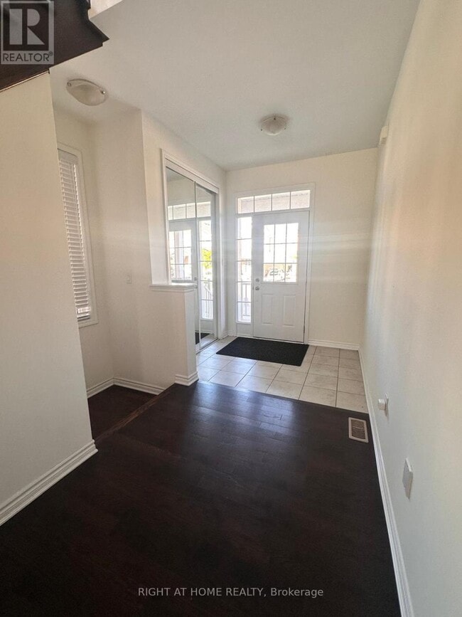Building Photo - 516 Equestrian Way