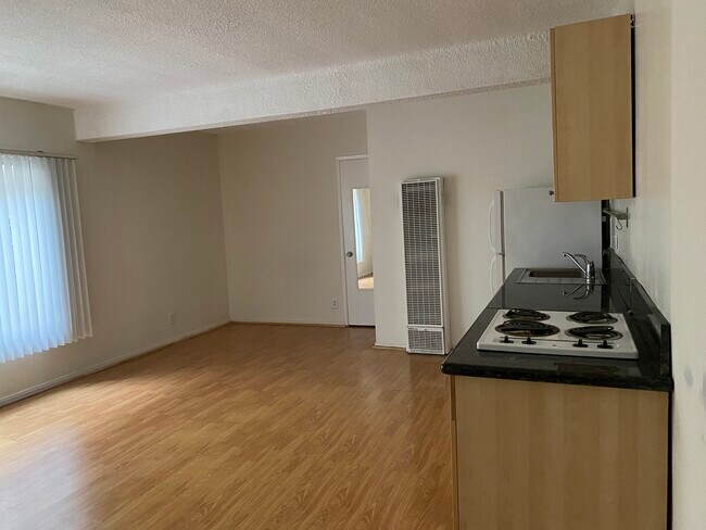 Foto del edificio - 11610 Iowa Ave