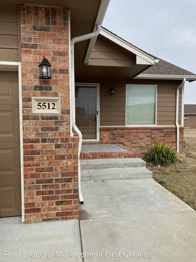 Foto principal - 4 br, 3 bath House - 5512 S DODGE COURT