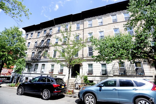 Foto del edificio - 385 Clinton St