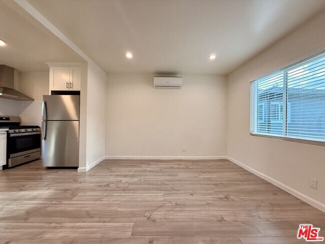 Foto del edificio - 5246 Whitsett Ave