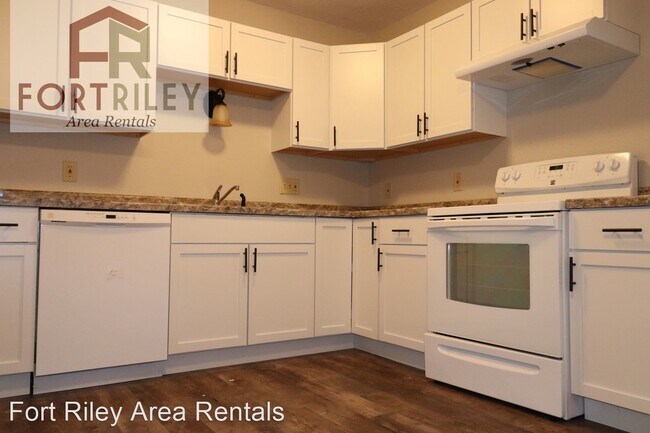 Building Photo - 2 br, 1 bath House - 305 W 1st St