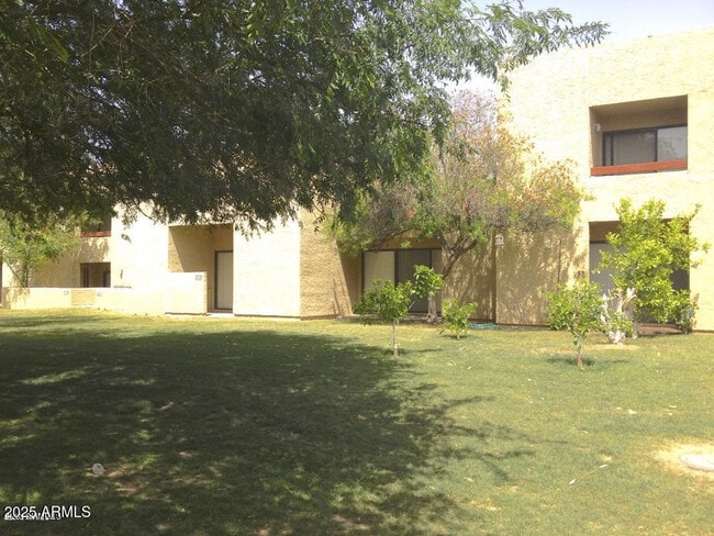 Building Photo - 2165 E University Dr