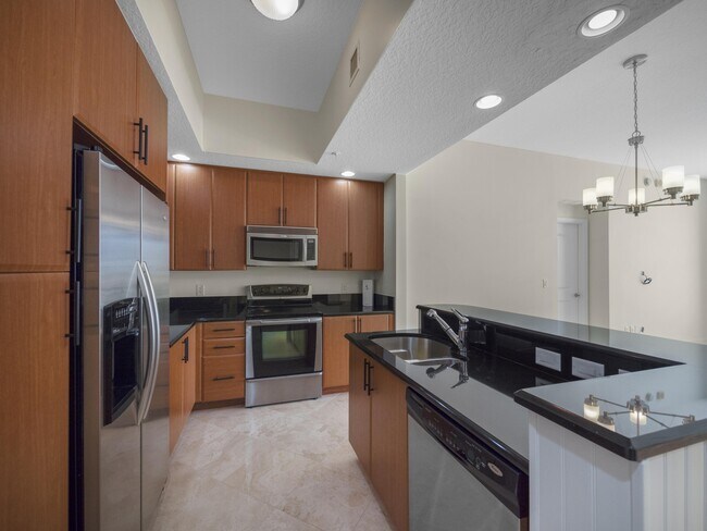 Building Photo - 701 S Olive Ave