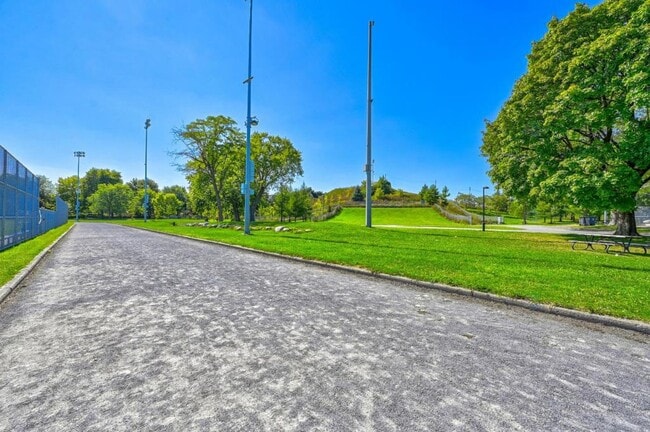 Photo du bâtiment - 5990 Av De Montmagny