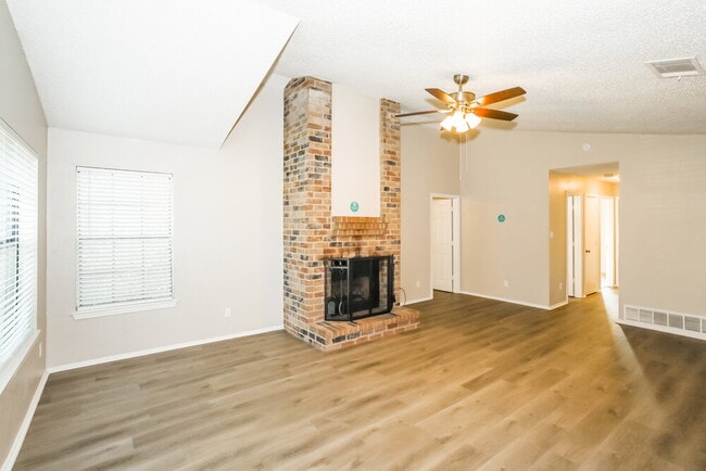 Building Photo - 4006 Bond St