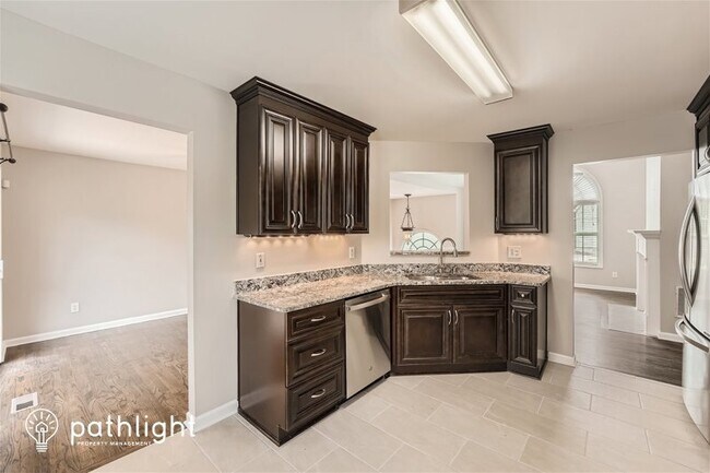Foto del edificio - 3828 Autumn View Ln NW