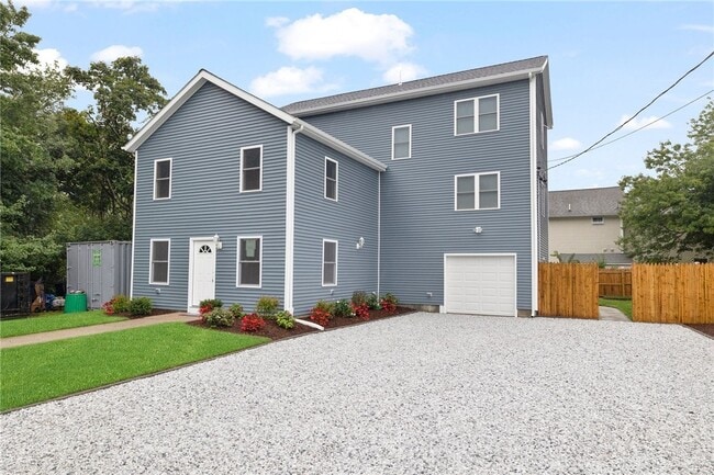 Building Photo - 21 Ashbrook Rd