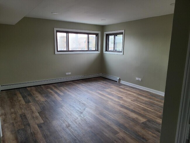 Building Photo - 4752 Rose St