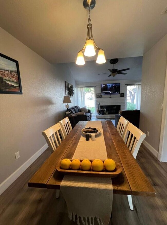 Building Photo - SW Visalia Home coming soon!!