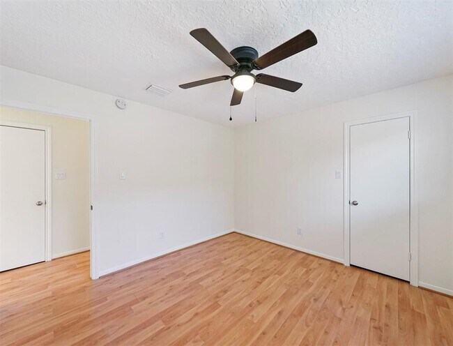 Foto del edificio - 14006 Briarworth Dr
