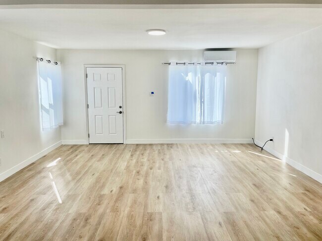 Foto del edificio - 1435 W 53rd St