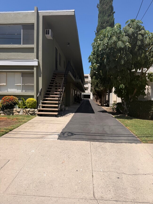 Foto del edificio - 5019 Klump Ave
