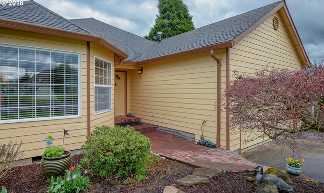 Foto del edificio - Immaculate 3 BD/2BA Ranch in Desirable Cam...