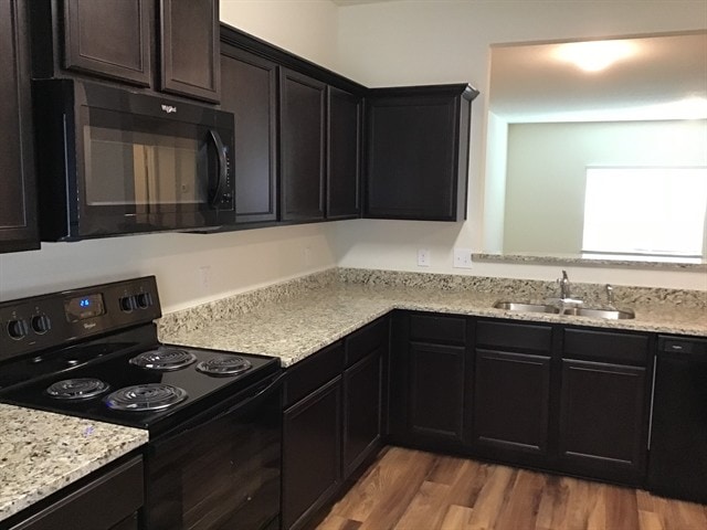 Foto del edificio - 12318 Commander Dr