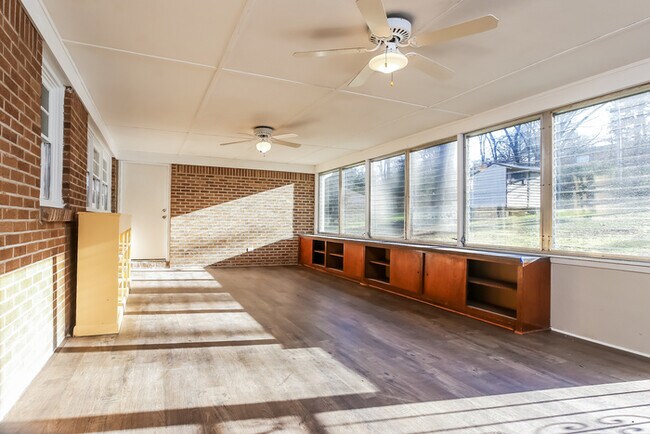 Building Photo - 3815 Idlewild Ave