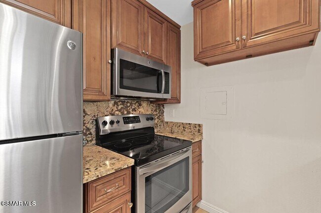 Building Photo - 240 Surfside Dr