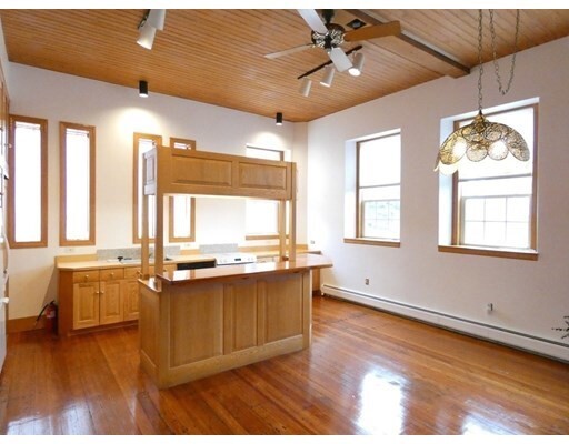 Building Photo - 675 Grove St