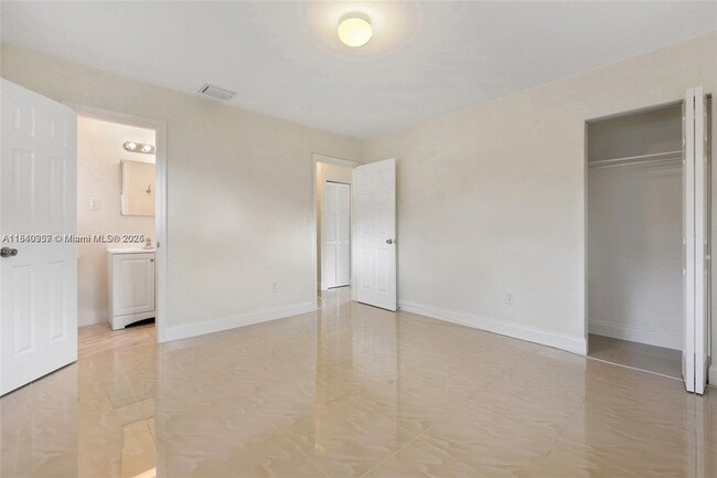 Building Photo - 20545 Leeward Ln